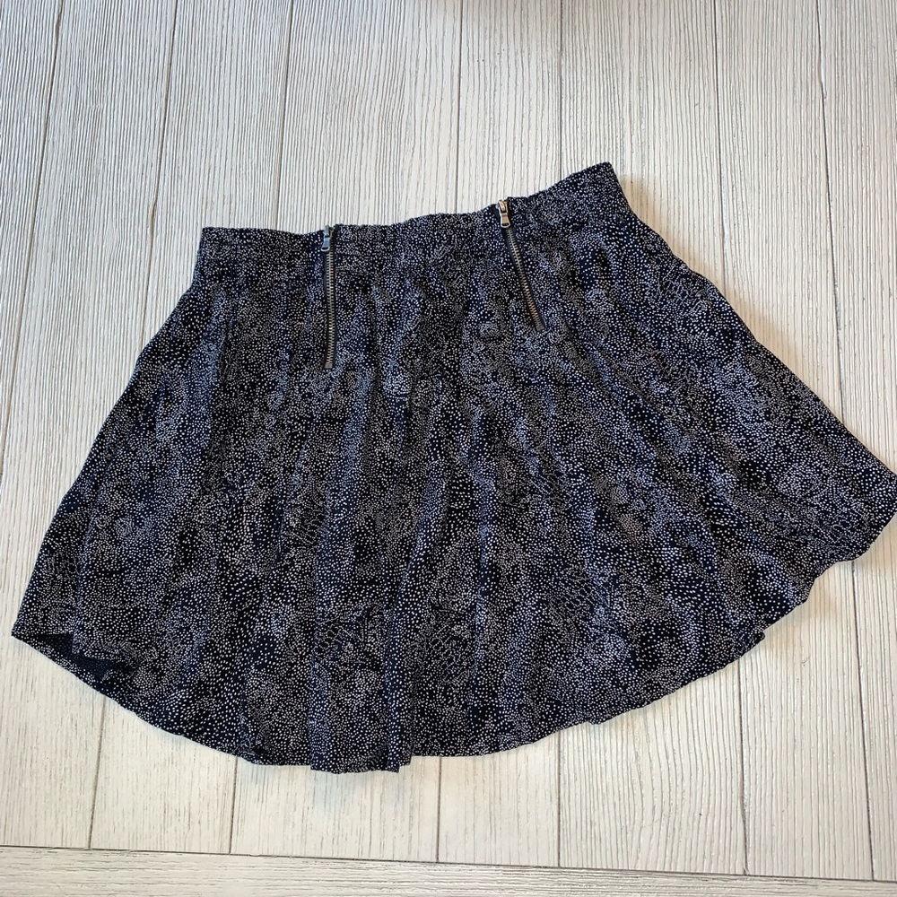 Vans skater circle skirt size L dark blue